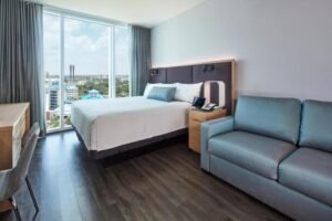 king bed room aventura hotel