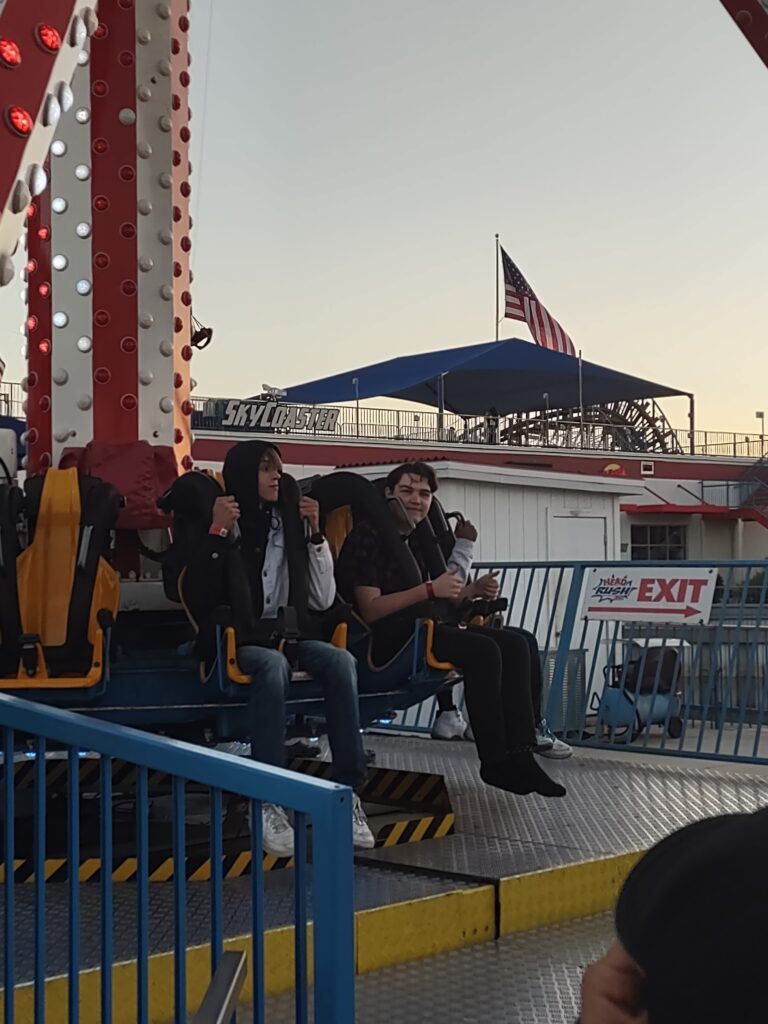 fun spot orlando  friends on a ride